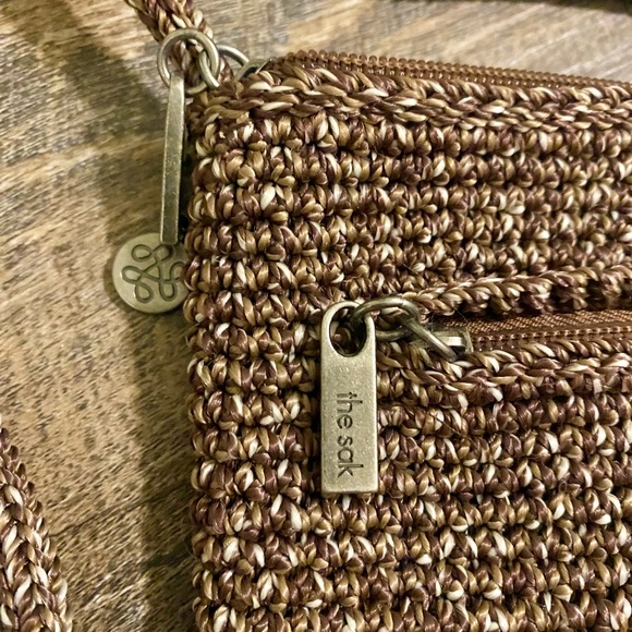 THE SAK Classic Crochet Small Crossbody Bag Purse. 7x9 - Picture 2 of 10